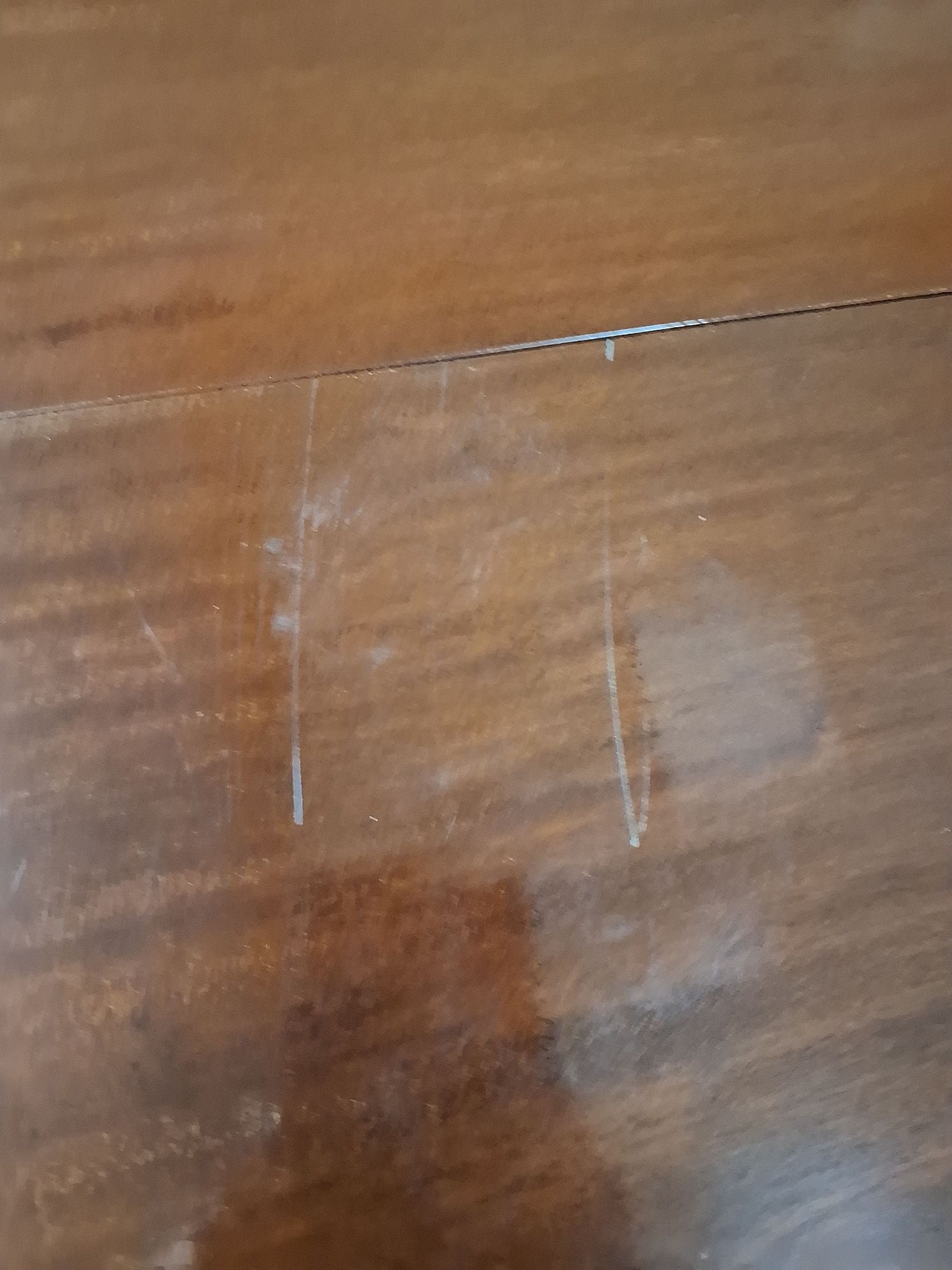 Mørk spisebord med 6 stole