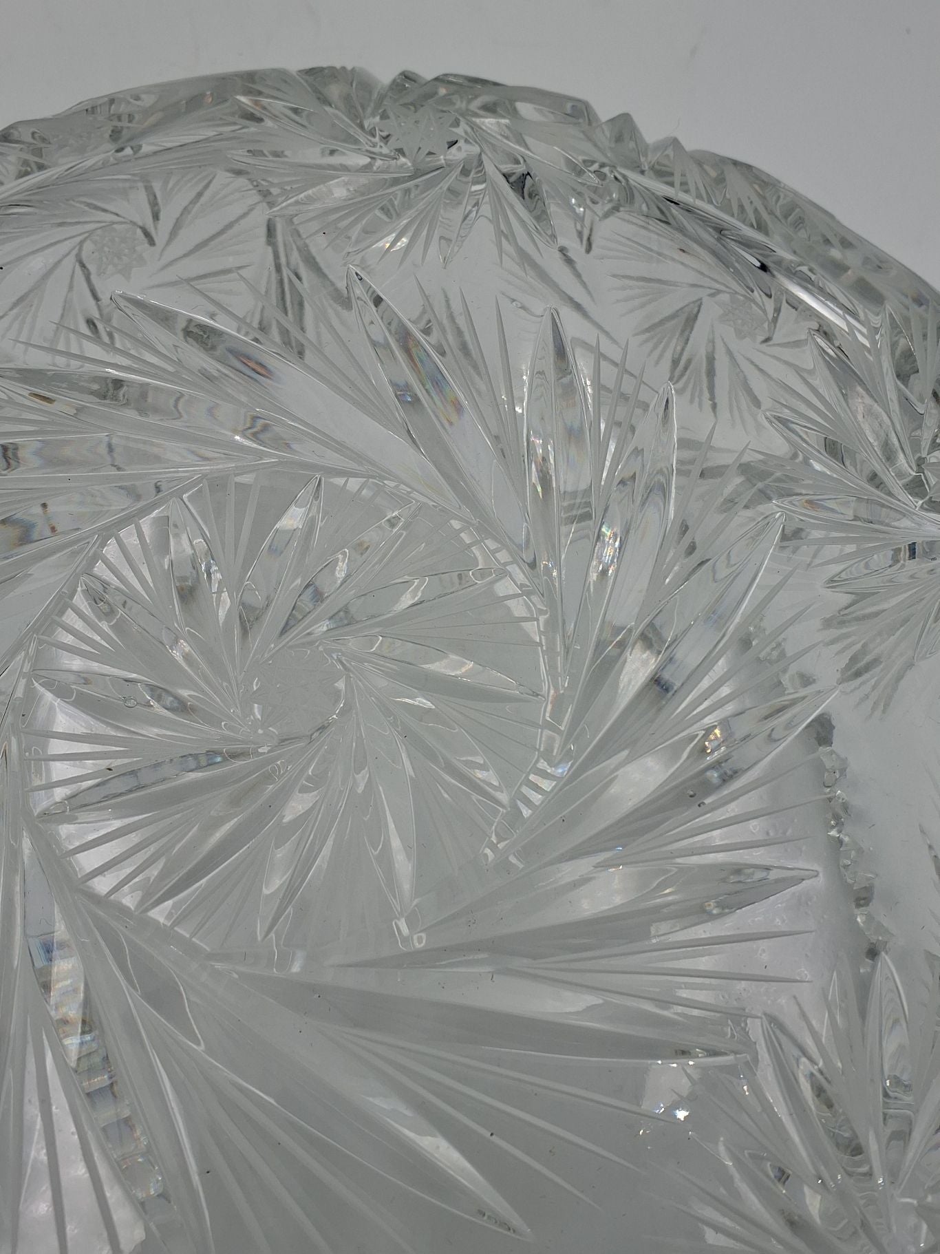 Håndskåret krystal skål