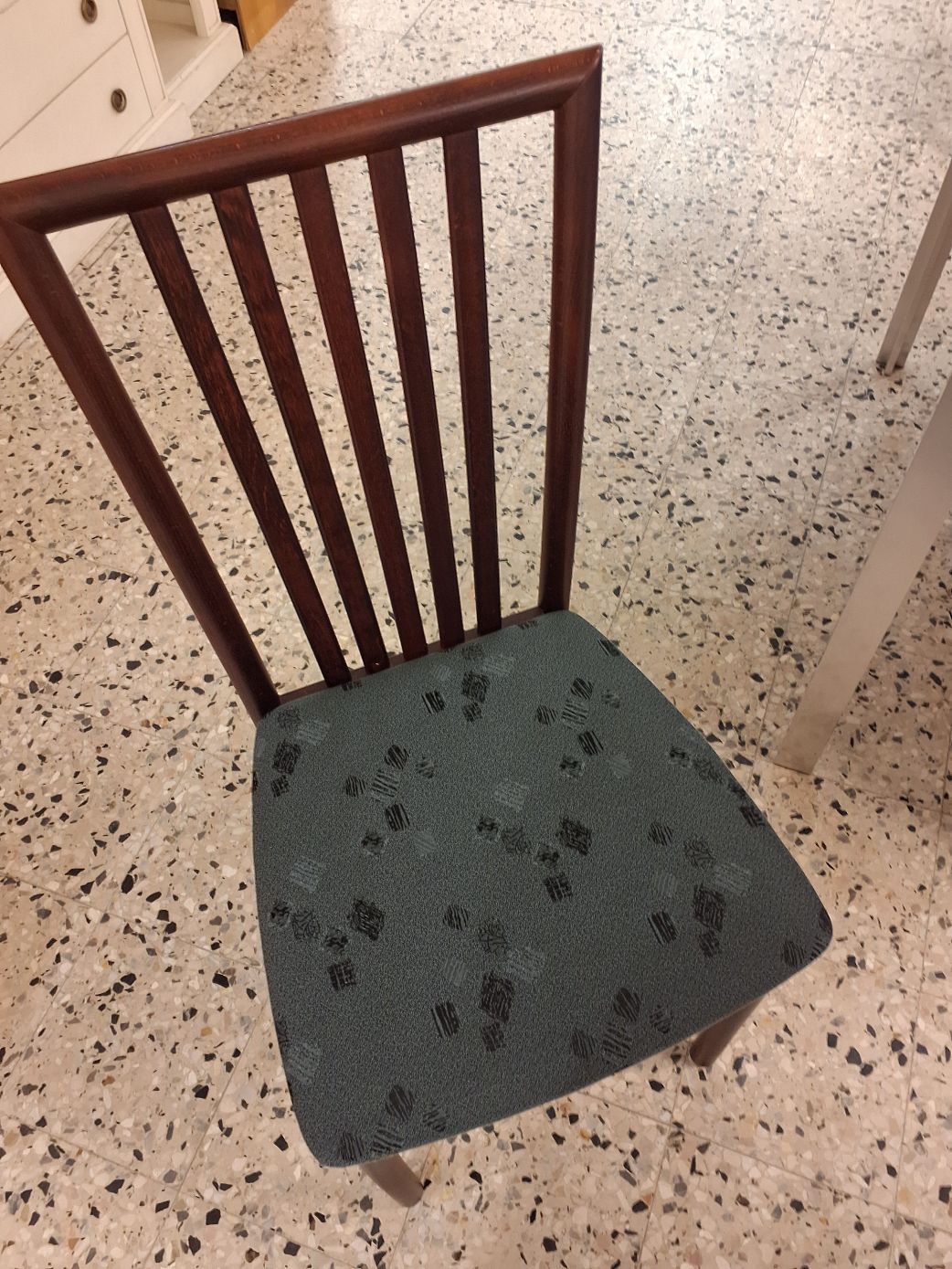 Spisebord med 4 stole