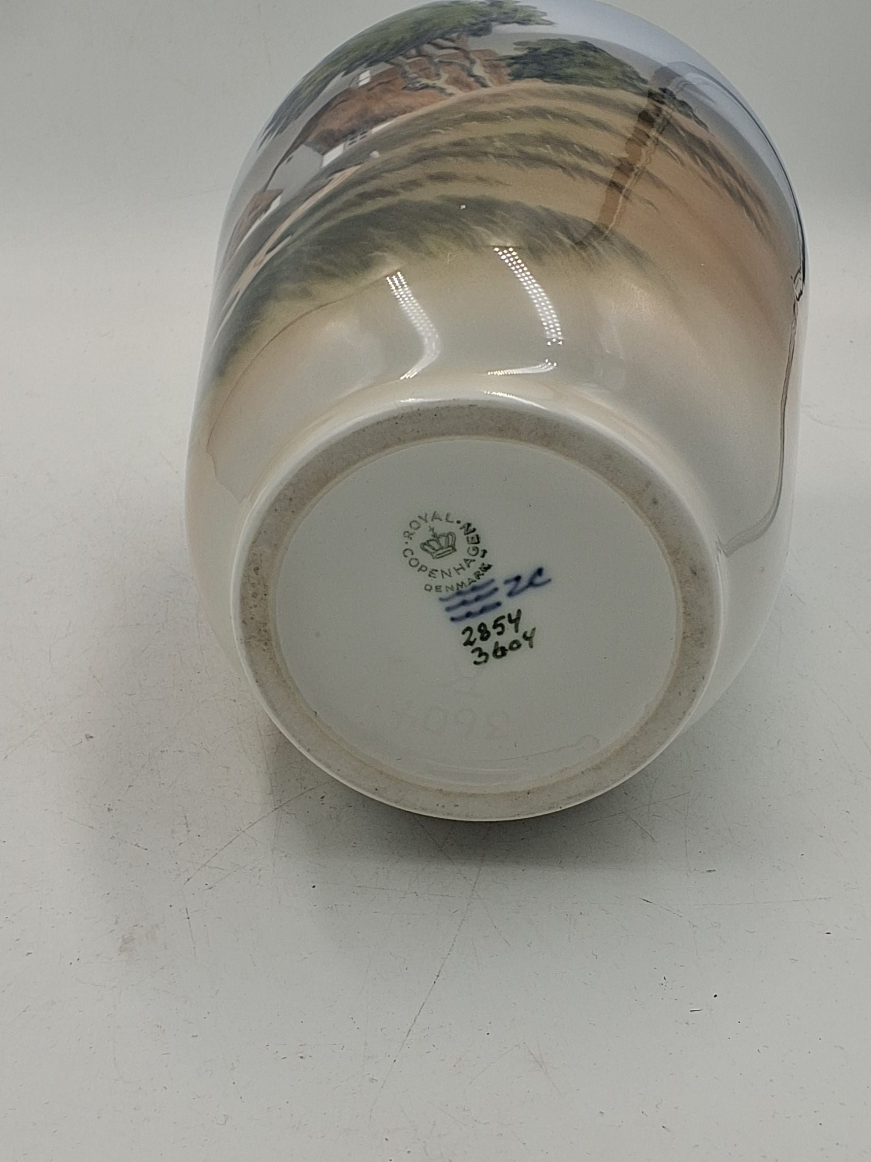 Royal Copenhagen vase nr 2854/3604