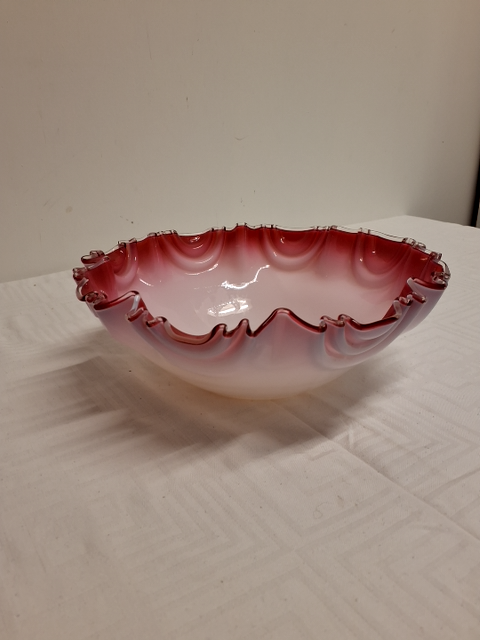 Rød glasskål