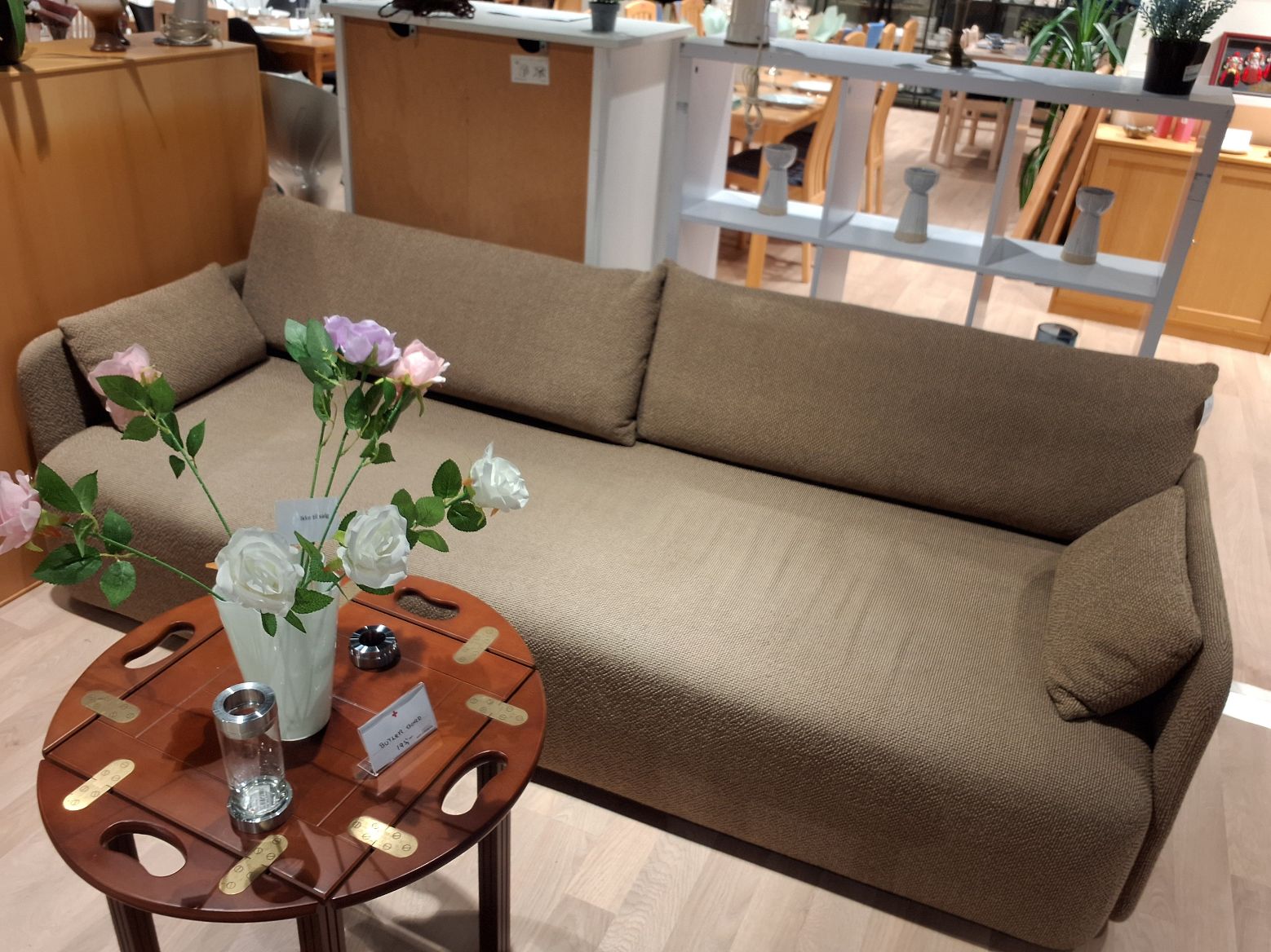 Sofa 4 prs med smukt nistret møbelstof