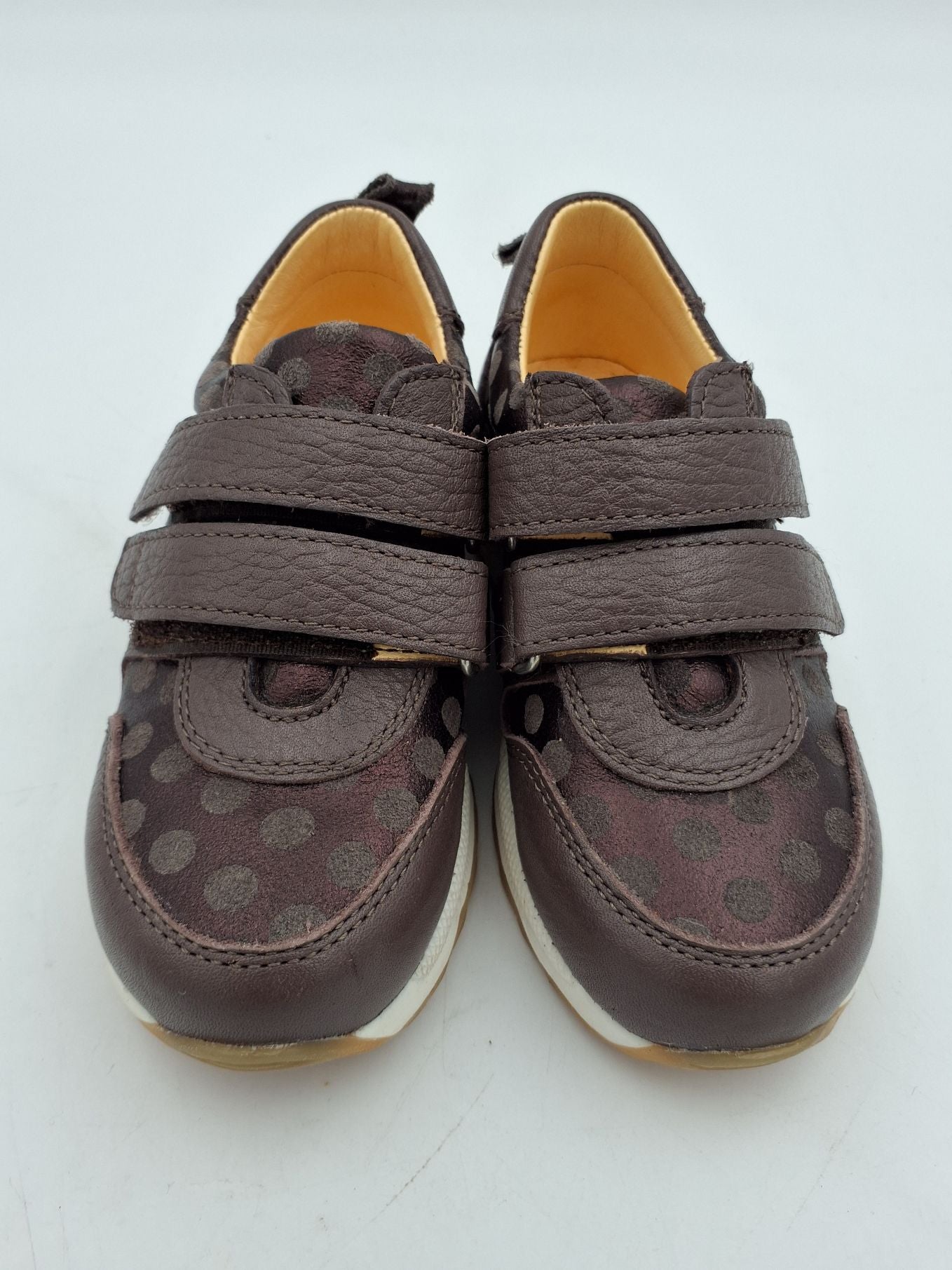 Angulus sneakers str 24