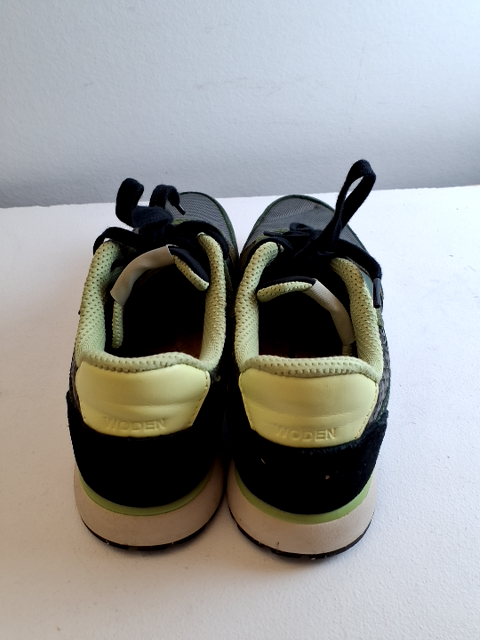Woden sneaker
