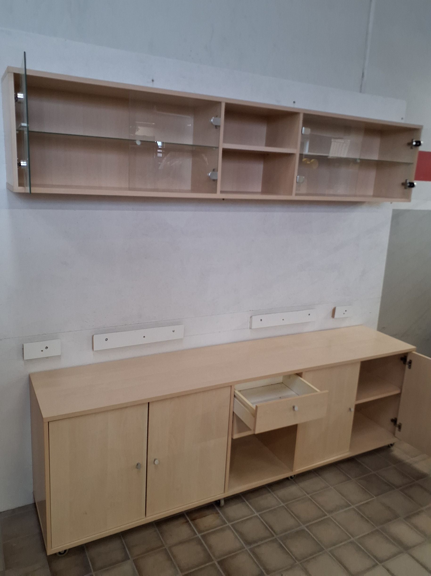 Vitrine med overdel