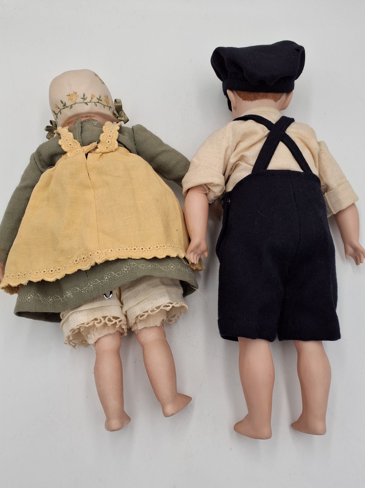 Små porcelæns dukker