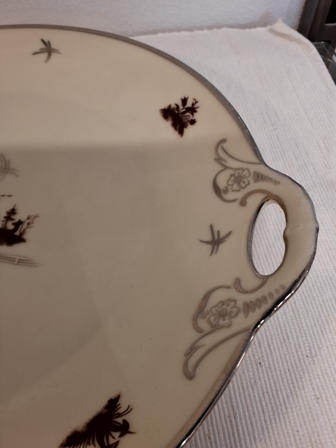 Rundt porcelænsfad