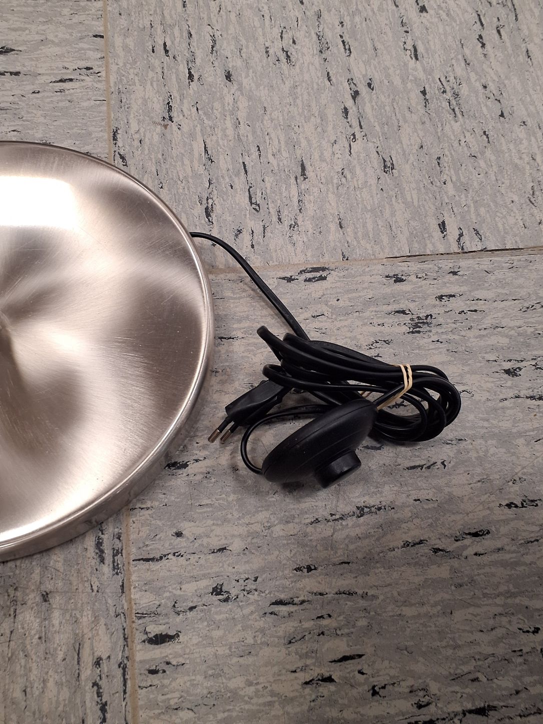 Lampe med 2 skærme