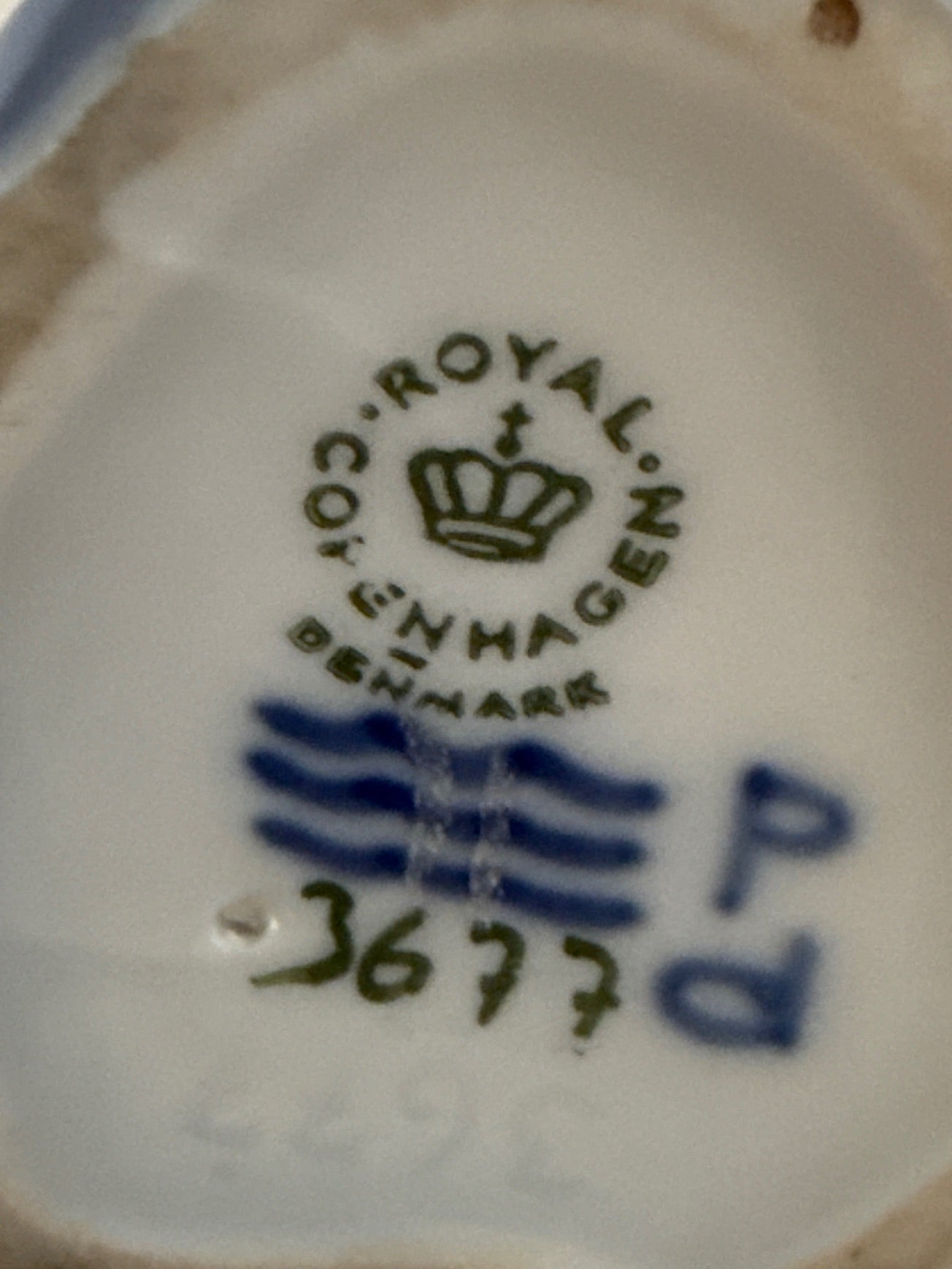 Royal Copenhagen - Pige med grydelåg