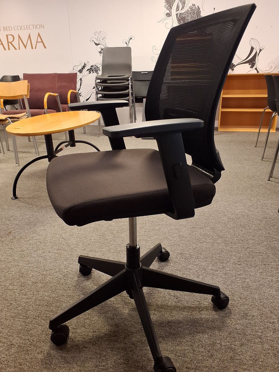 Kontorstol med sort plastikryg - 5057