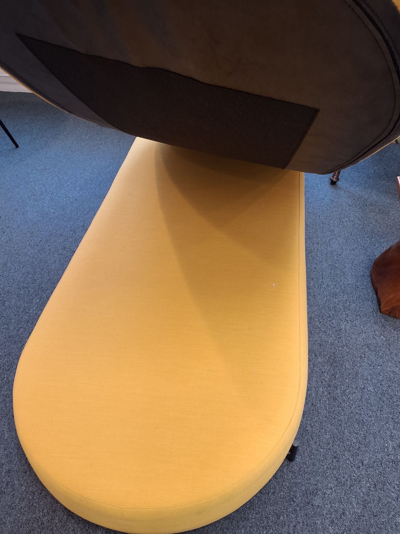 Gul ottoman fra Innovation Living