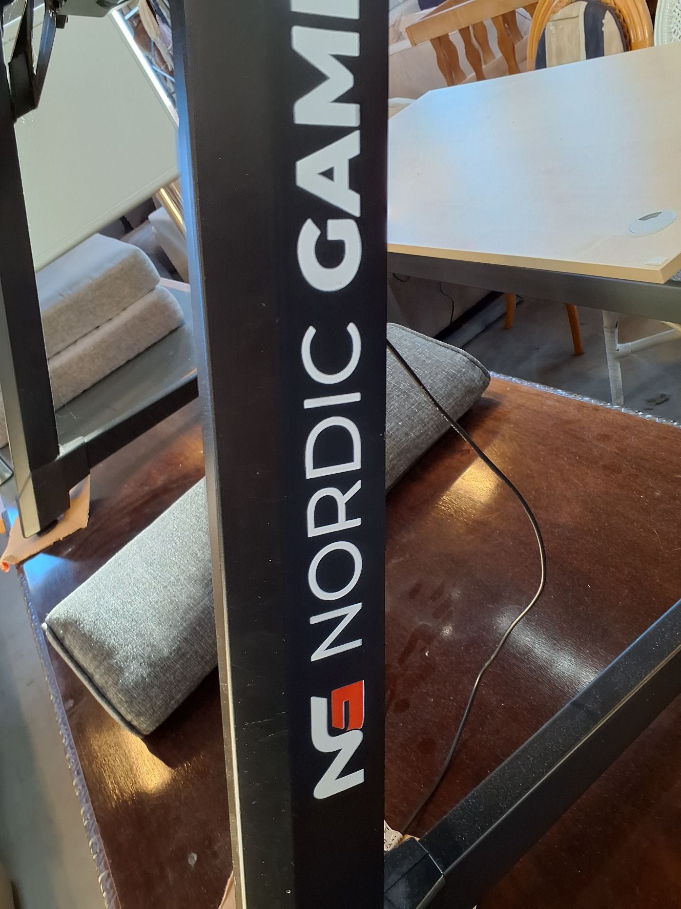 Nordic Gaming Skrivebord