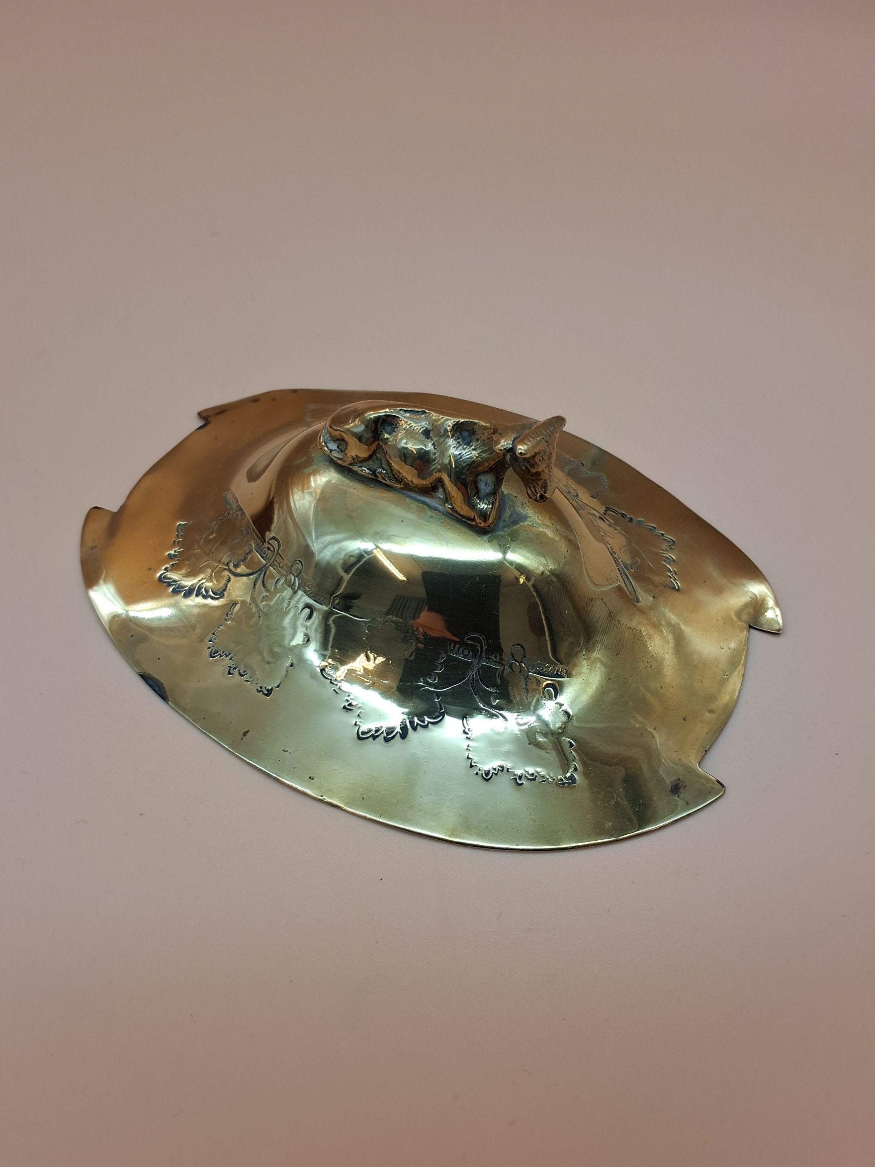 Bonbonniere i glas og messing