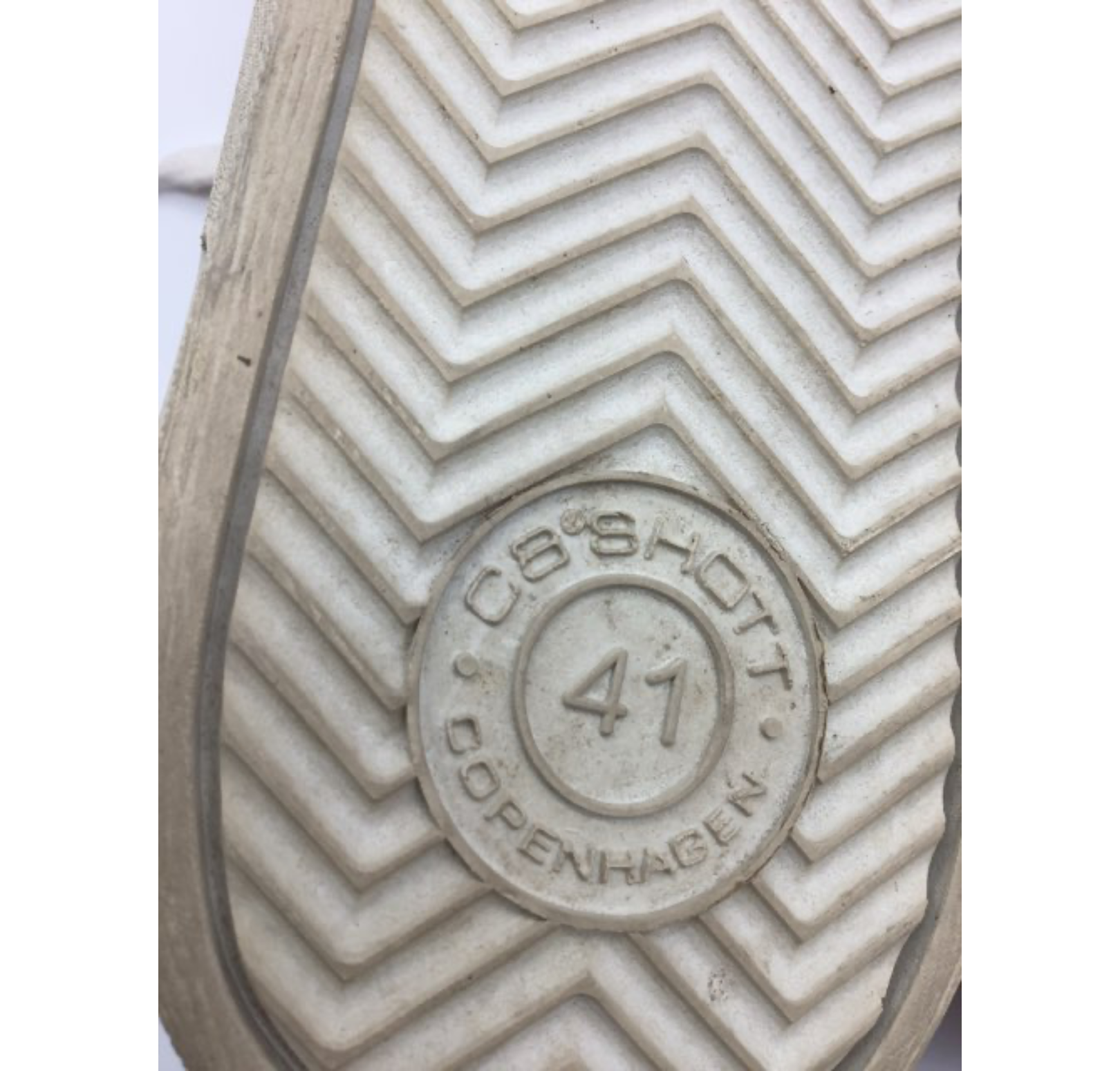 Sko (H883)