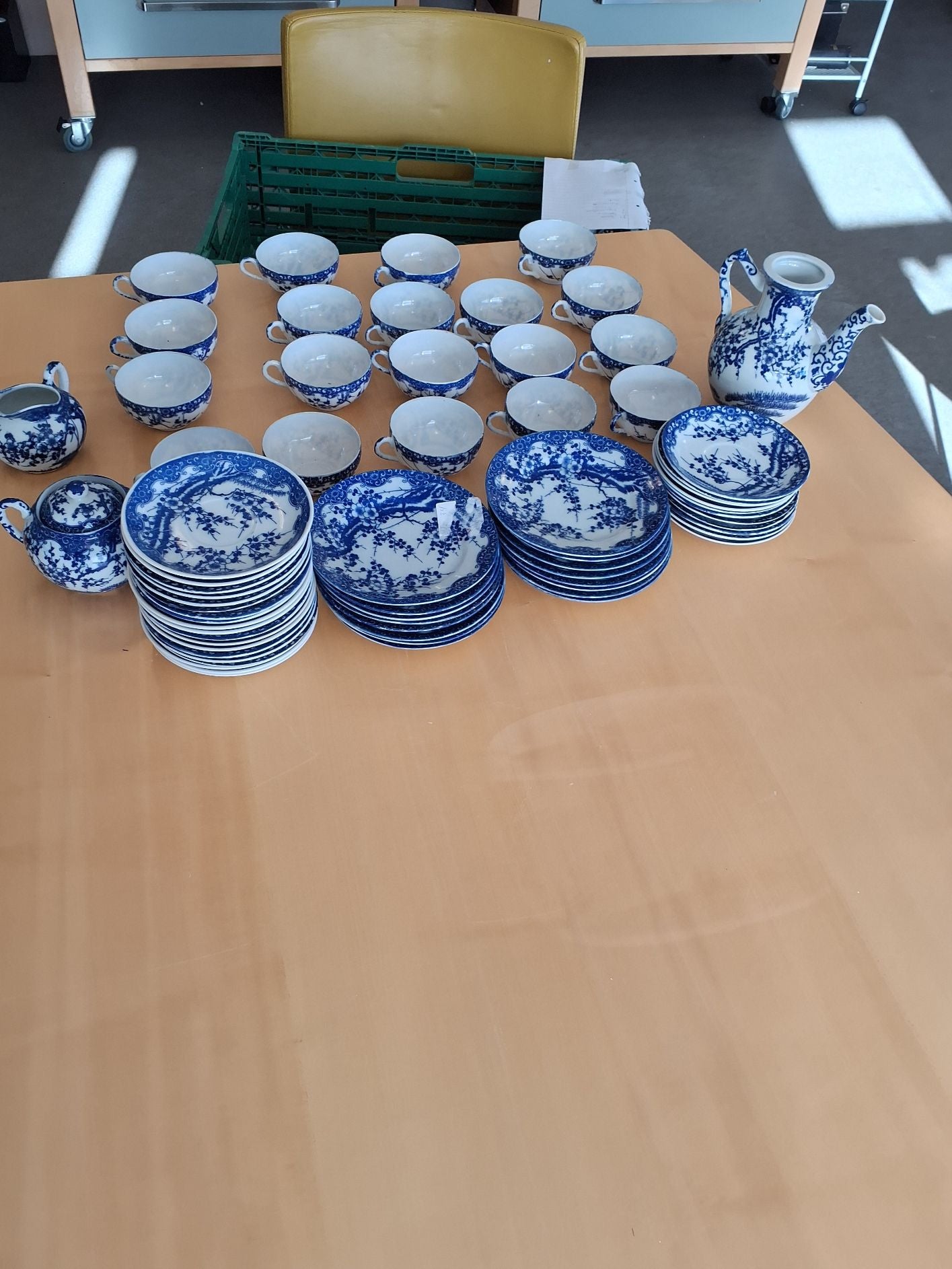 Blåt porcelænssæt - Japansk producent