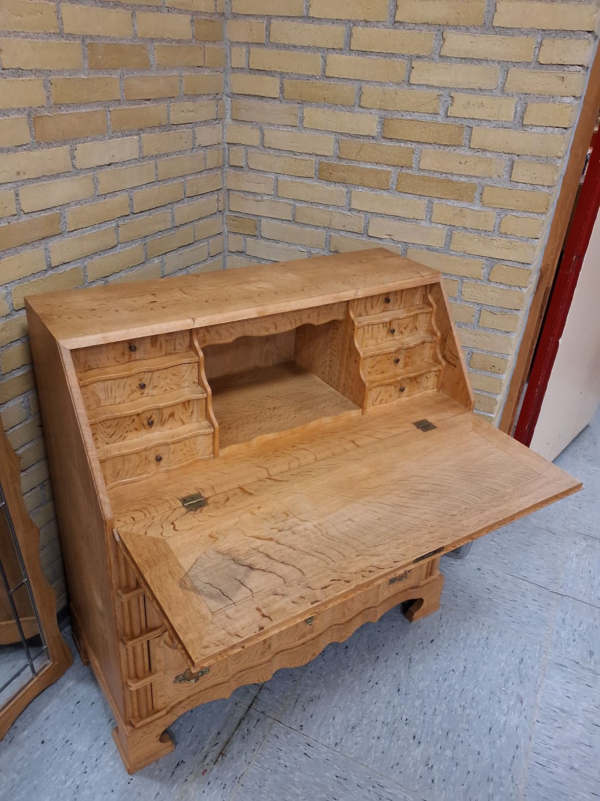 Sekretær lyst træ