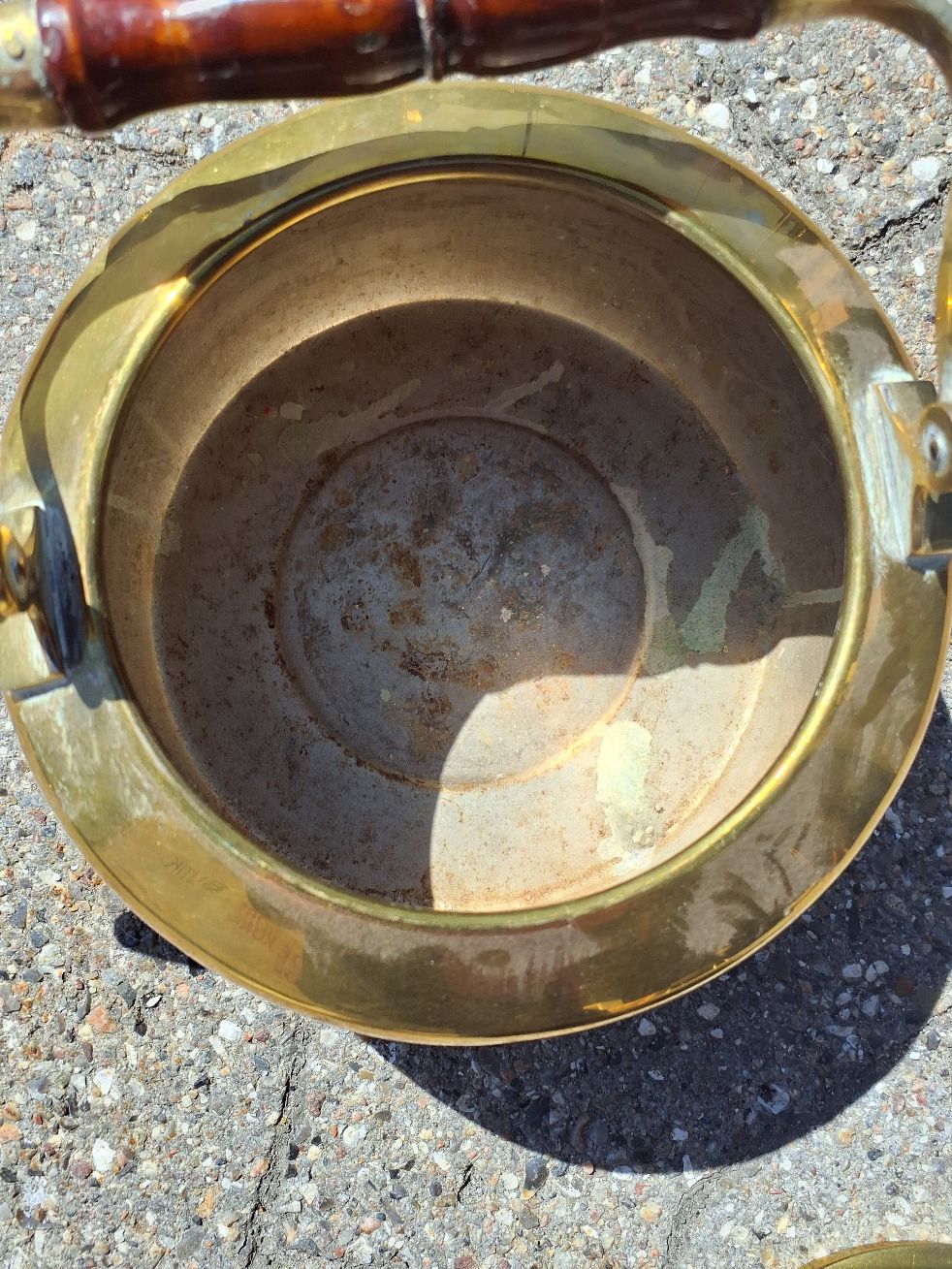 Gammel kettle i messing