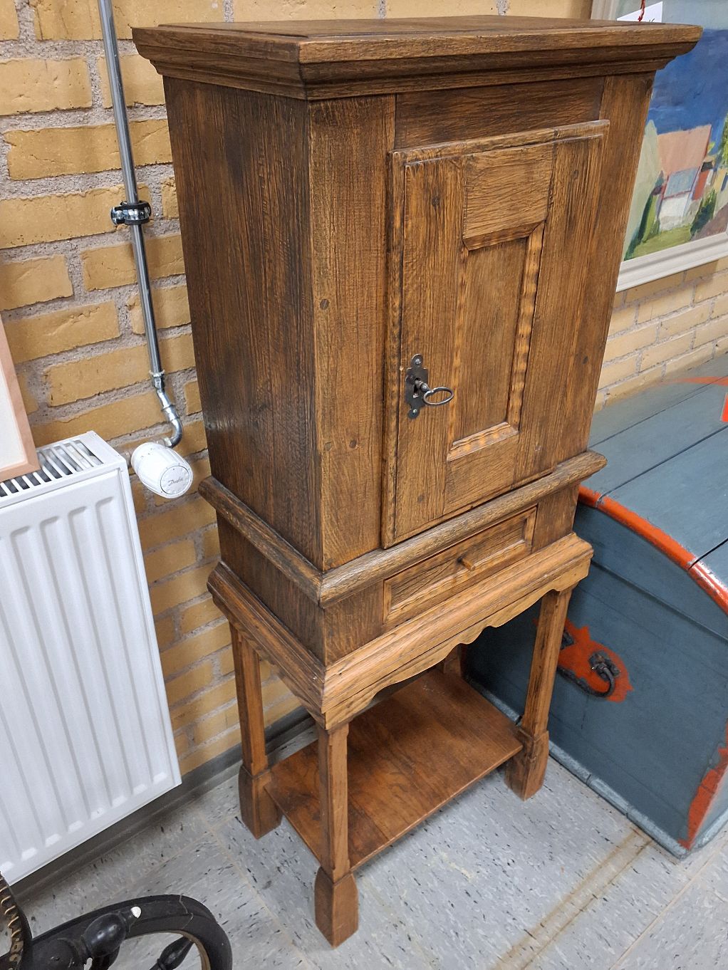 Vintage tobaksskab træ