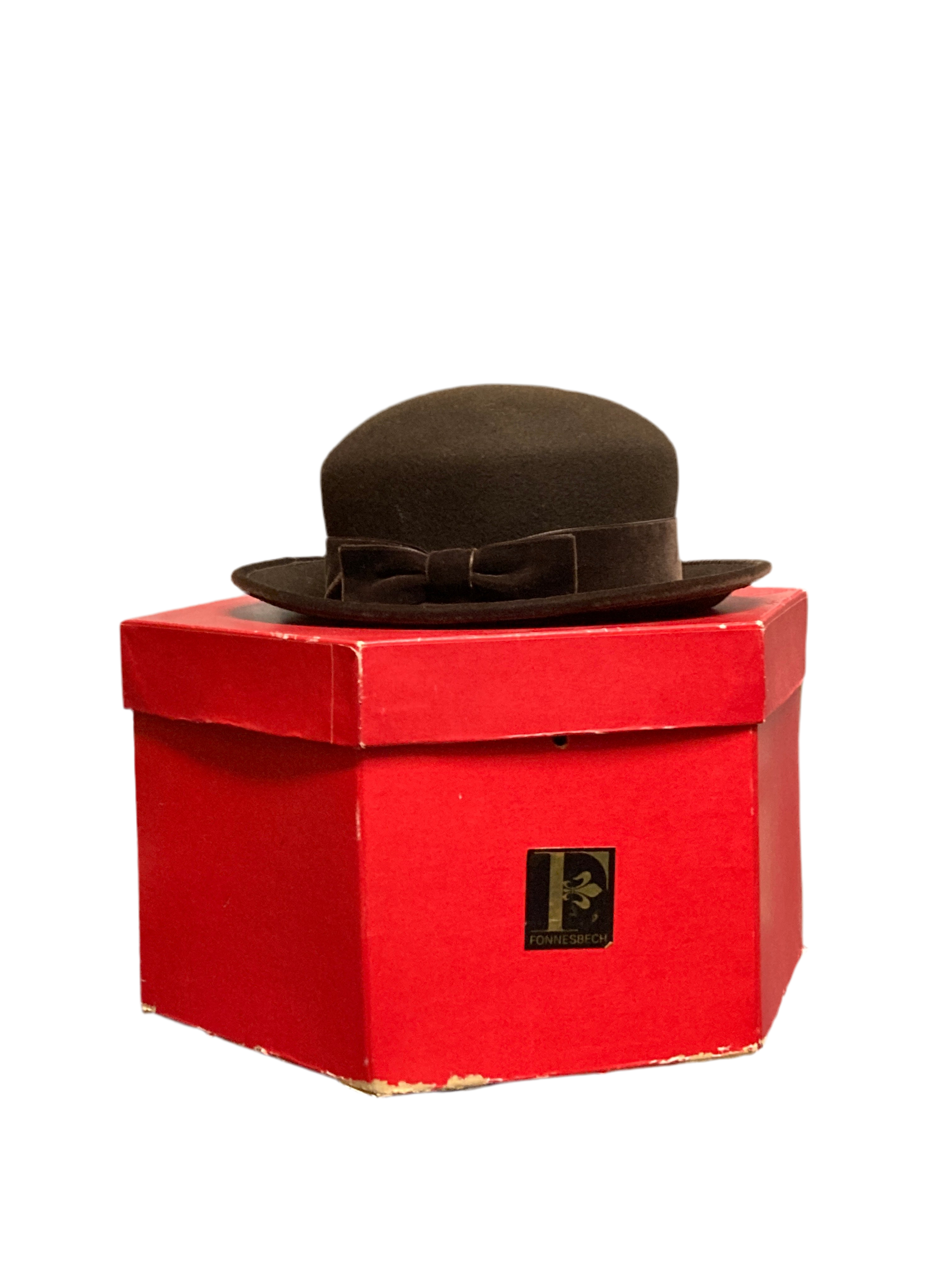 Brun hat