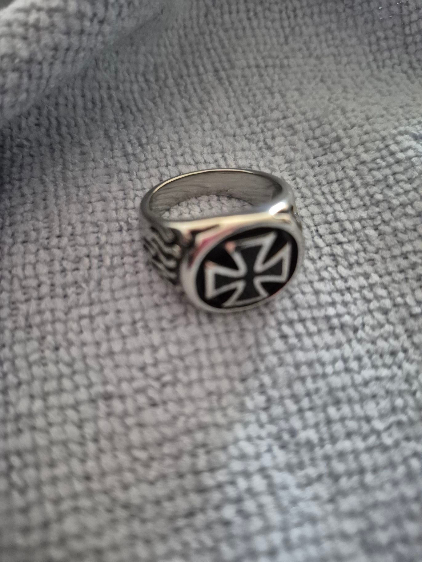 Malteser kors,Ring