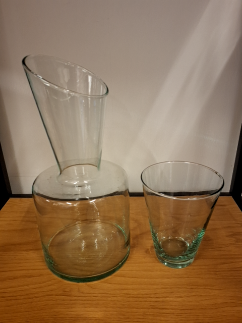 Karaffel med glas