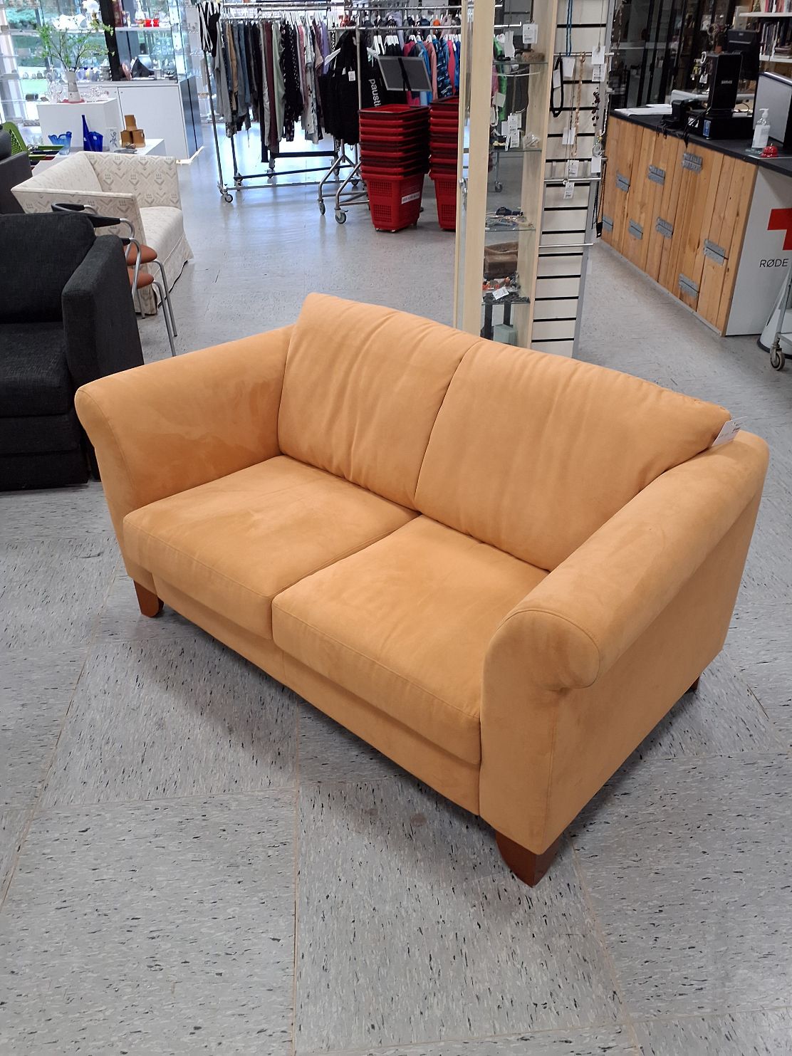 Ferskenfarve 2ps sofa