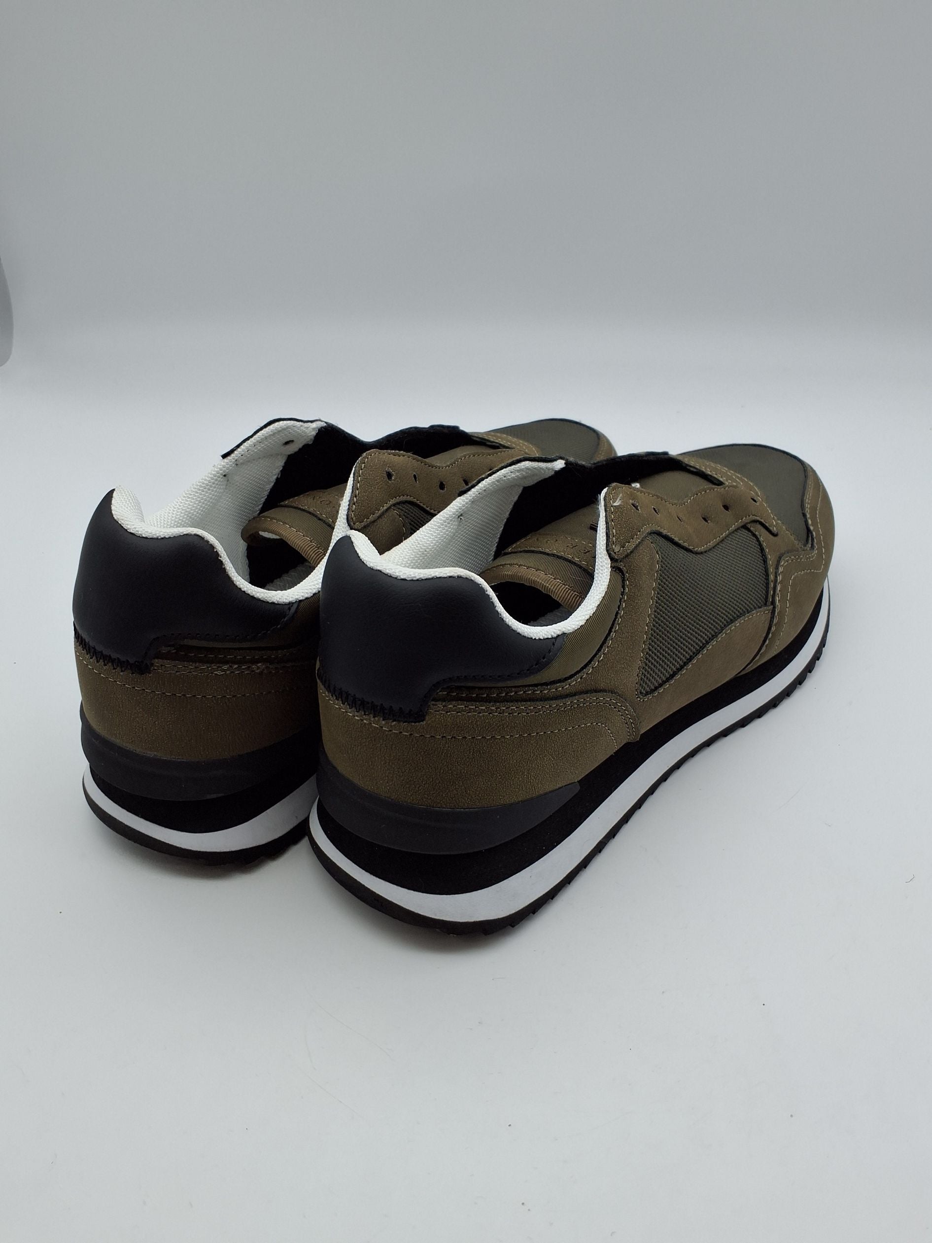 Pier One Sneakers