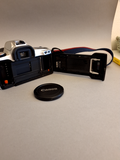 Canon EOS 500 N, analogt kamera m. Kamerataske