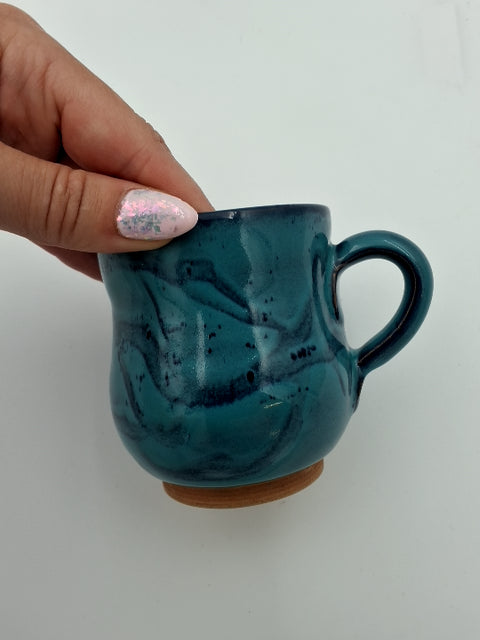 Åse Pihl krus i blå nuancer