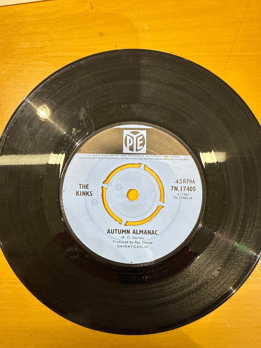 LP - Single - Kinks, Autumn Almanac" og "David Watts