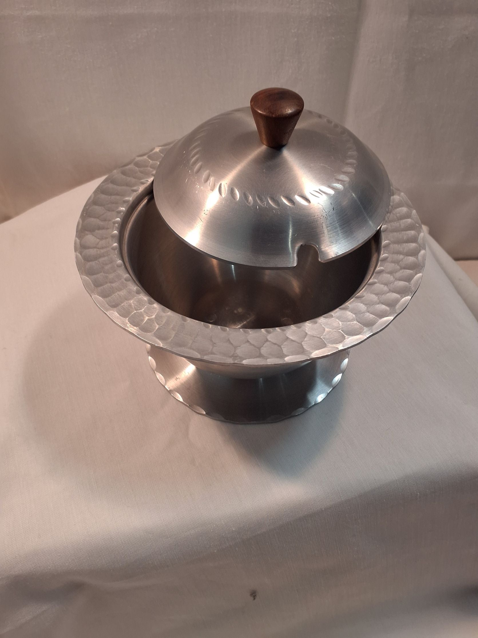 Aluminiums skål