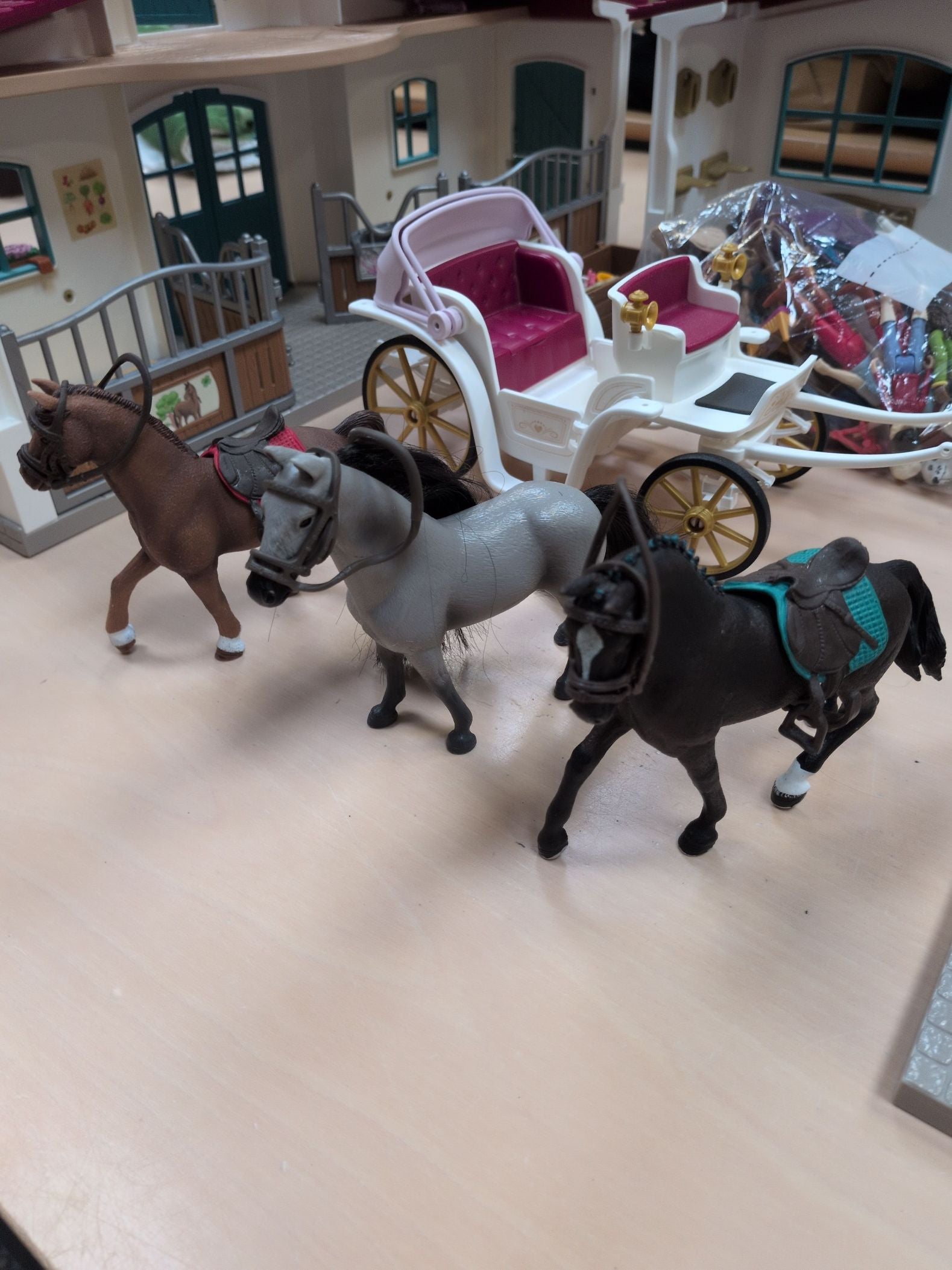 Schleich hestegård m. tilbehør