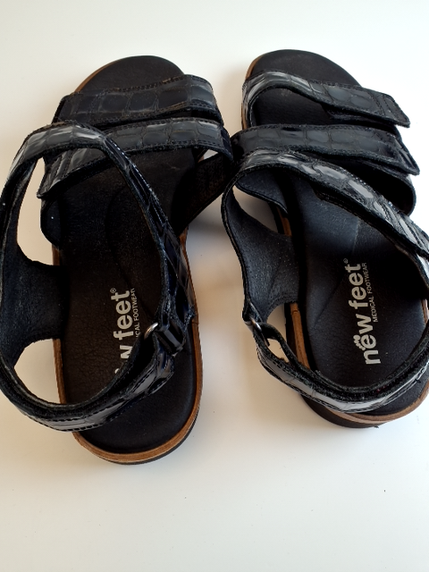 New Feet sandal