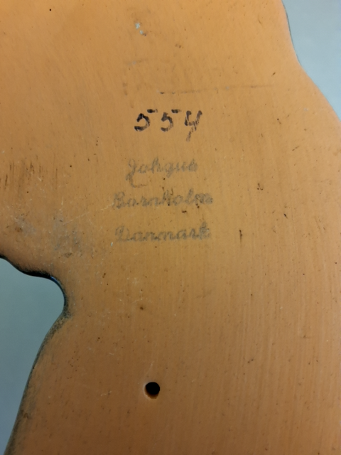 Johgus keramik, liggende schæferhund