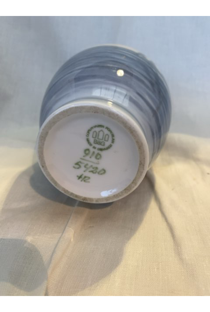 B&G vase