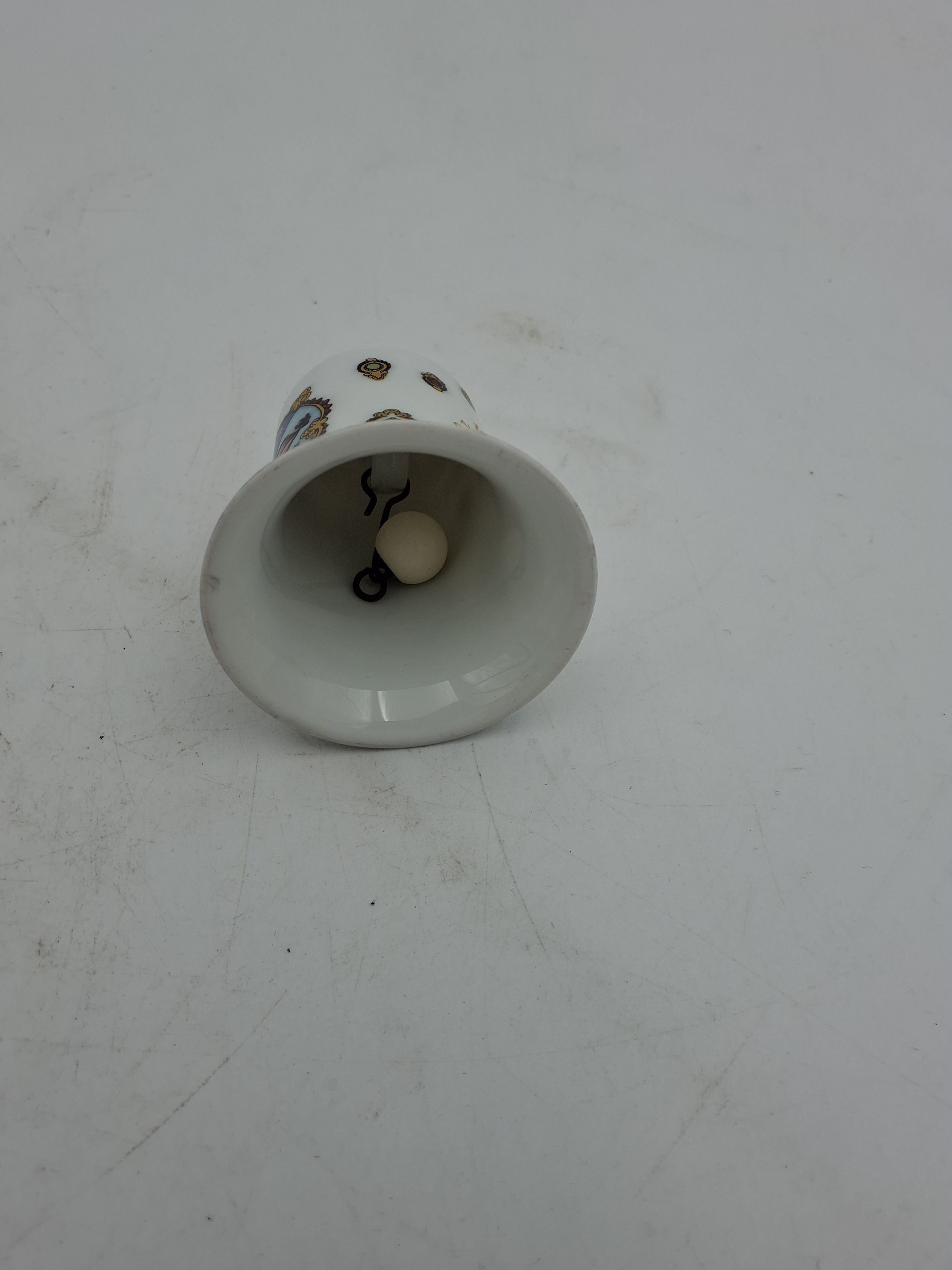 Juleklokke i porcelæn 1979 "alpenland"