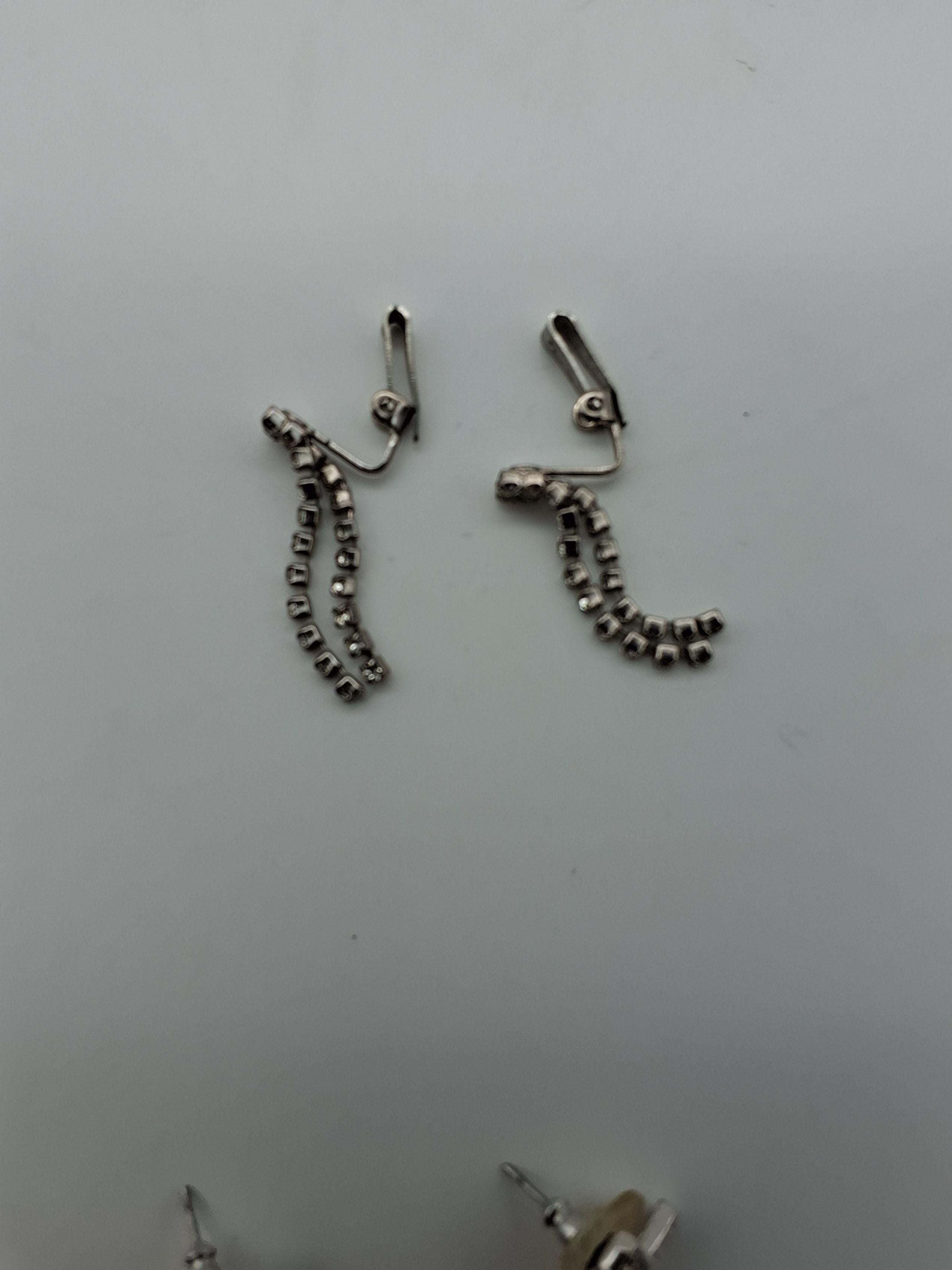 BROCHE OG ØRESTIKKER