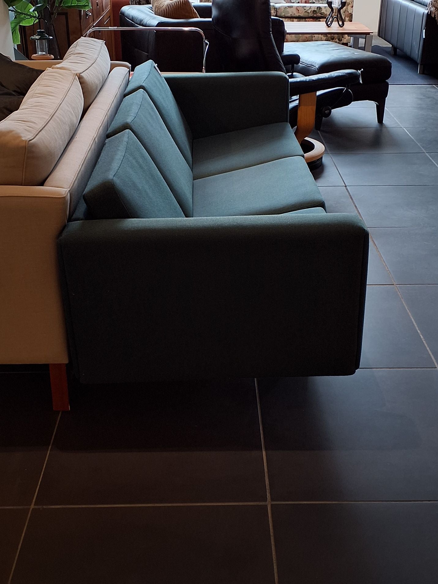 Hans J. Wegnwr Sofa