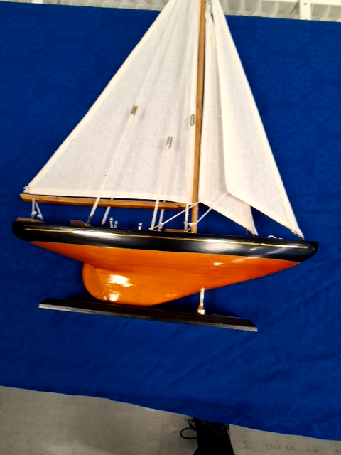 Modeltræskib