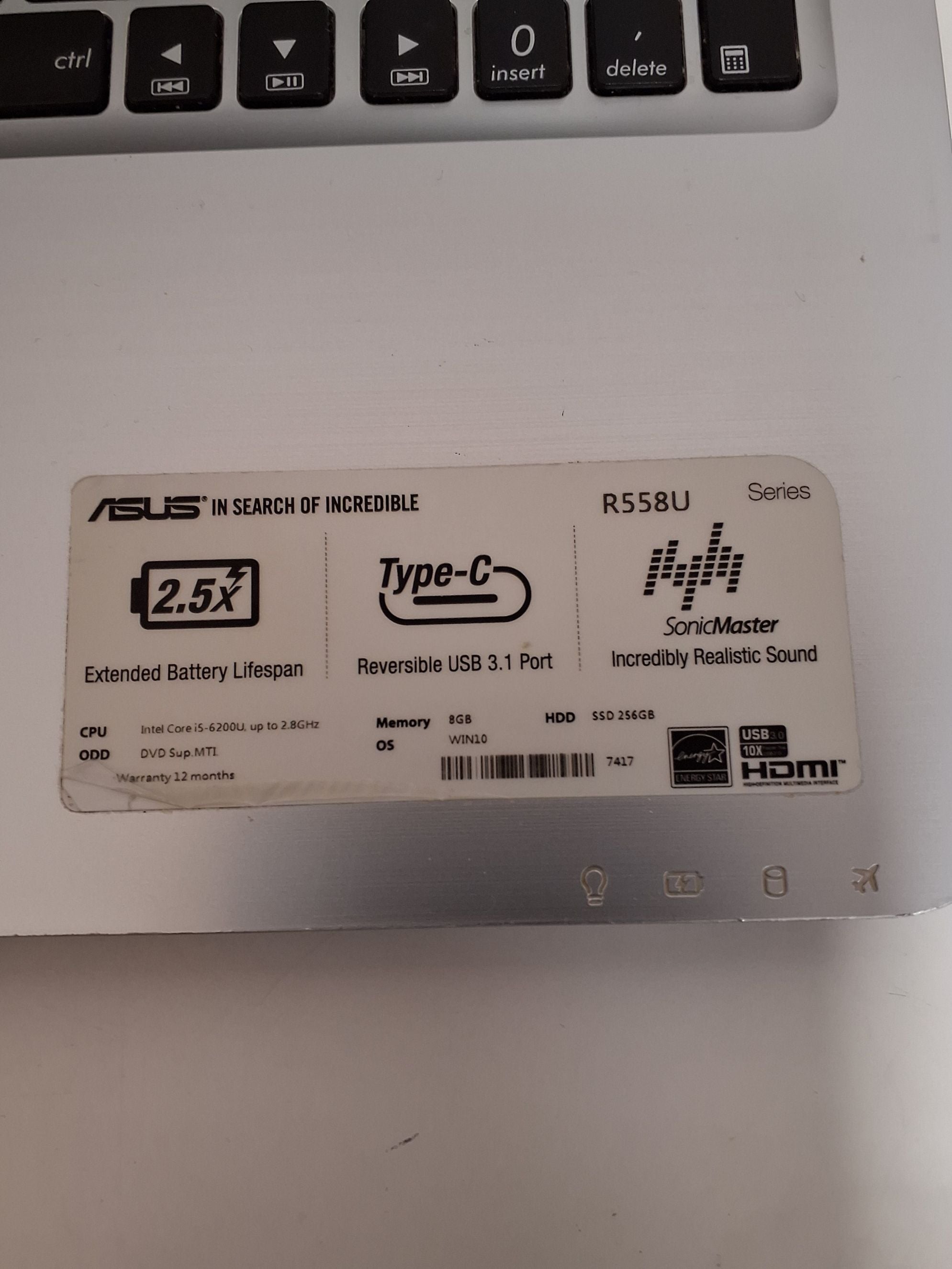 Bærbar pc: ASUS R558U