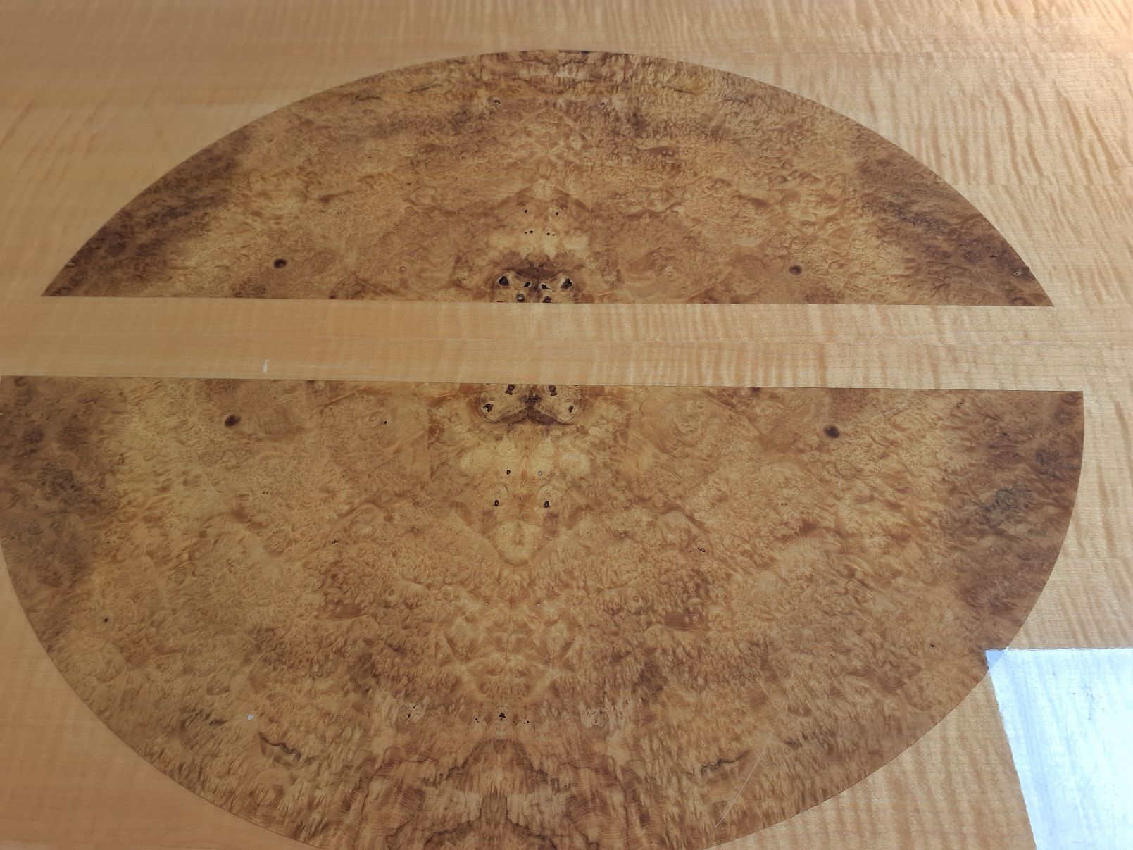Dekorativt spisebord