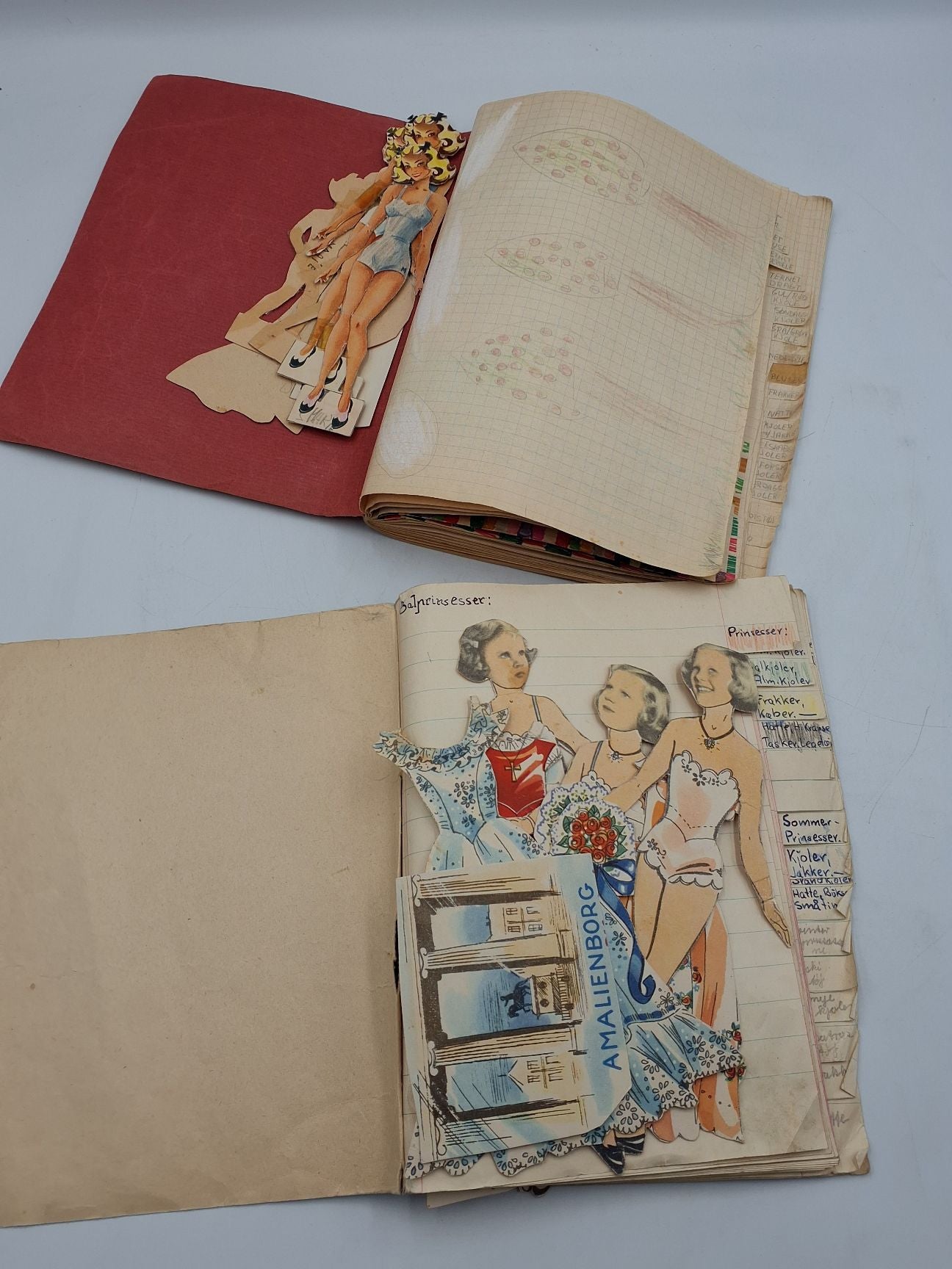 Vintage samling påklædningsdukker
