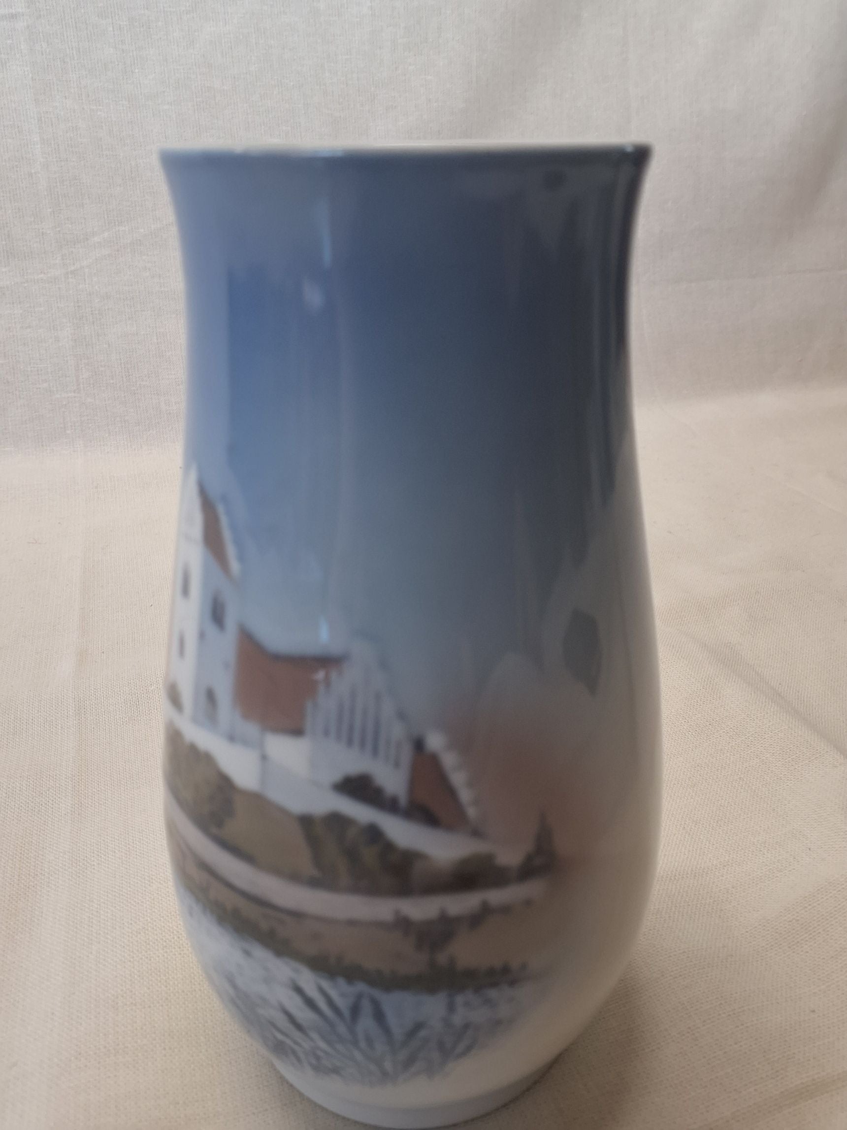 B & G vase kirkemotiv