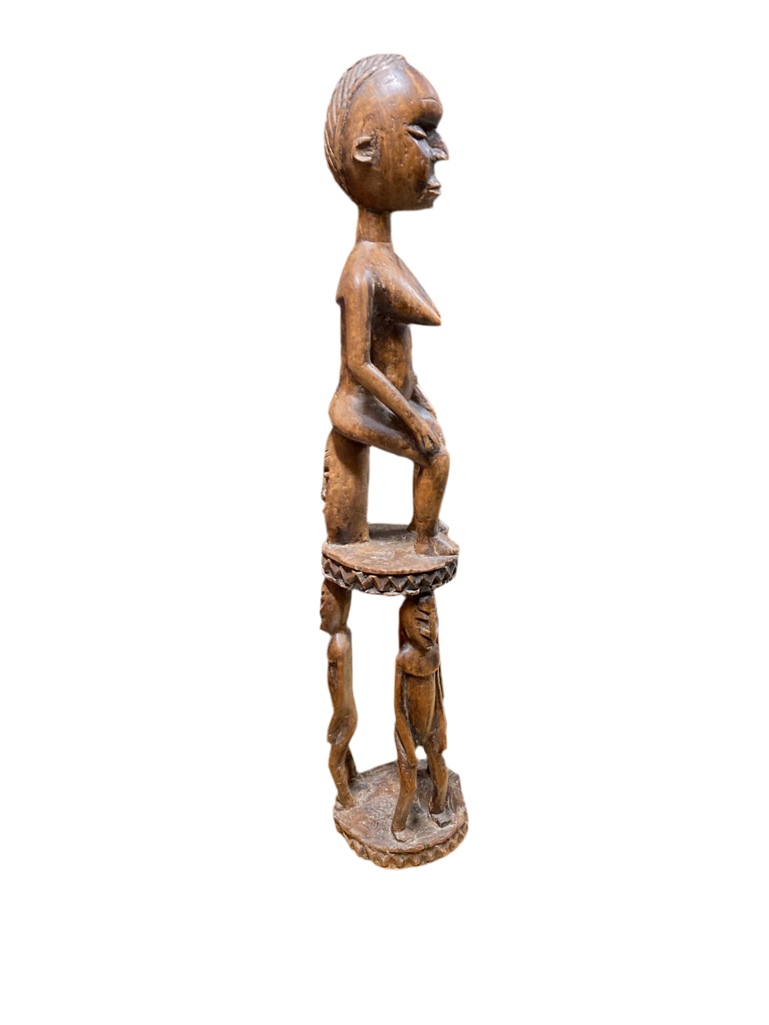 Stor træ skulptur