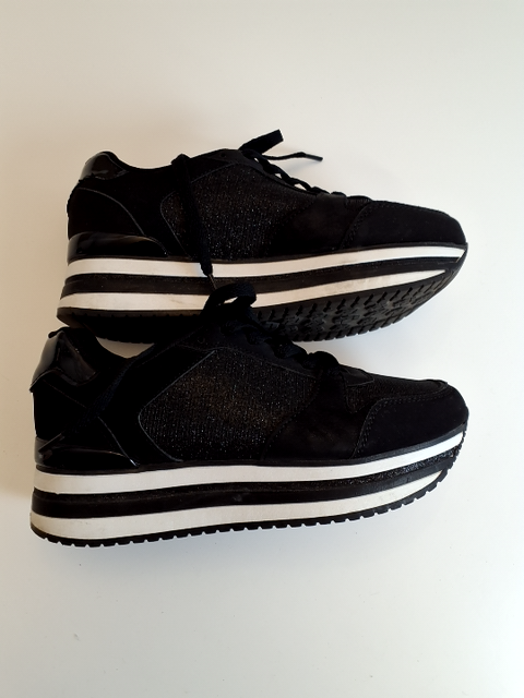 Graceland Sneakers (H764)