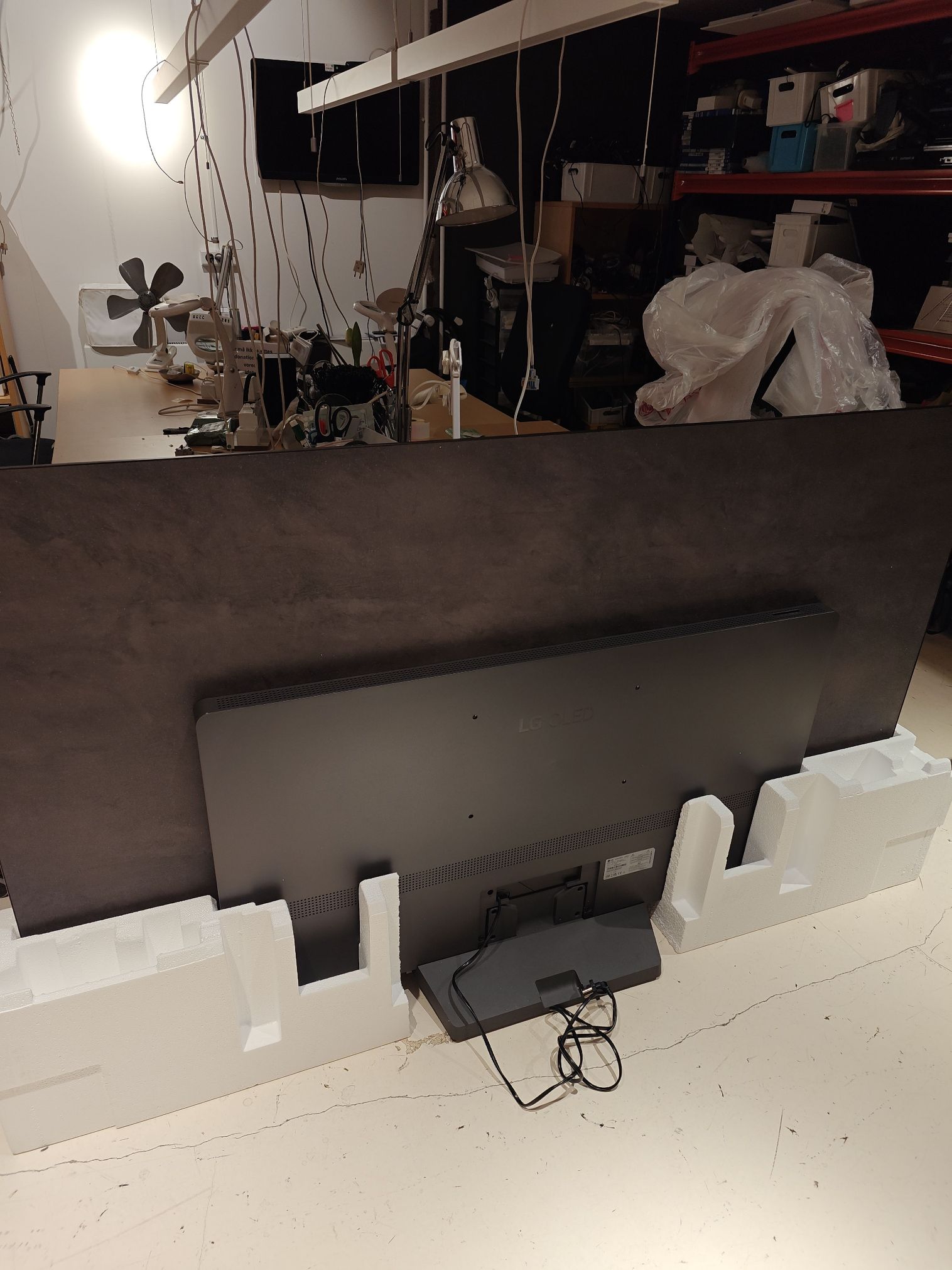 Lg 77" smart tv