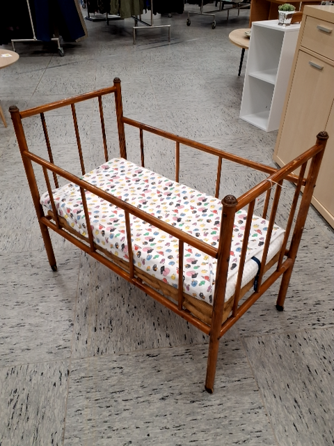 Babyseng vintage træ