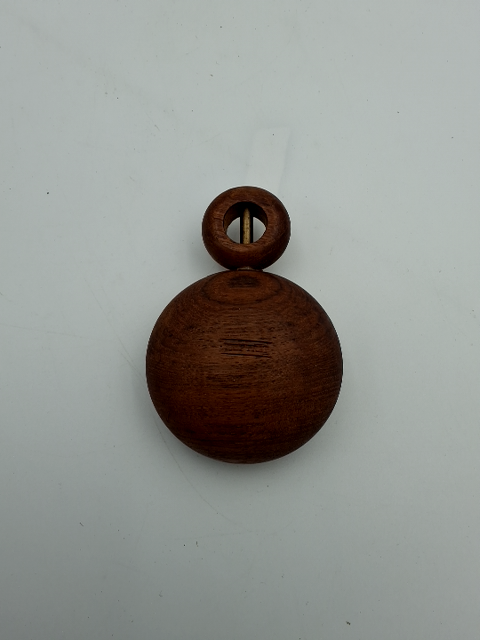 Teak nøddeknækker, trip trap