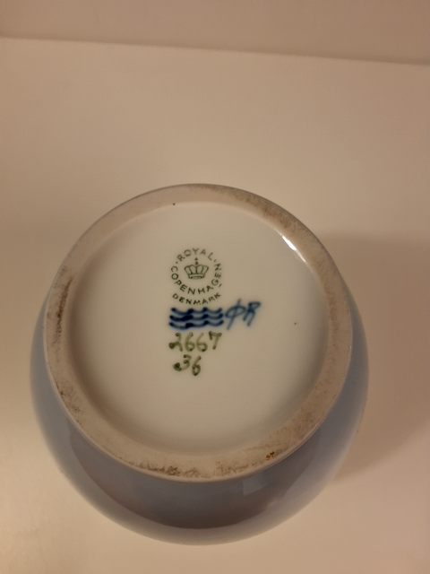 Royal Copenhagen Irisvase