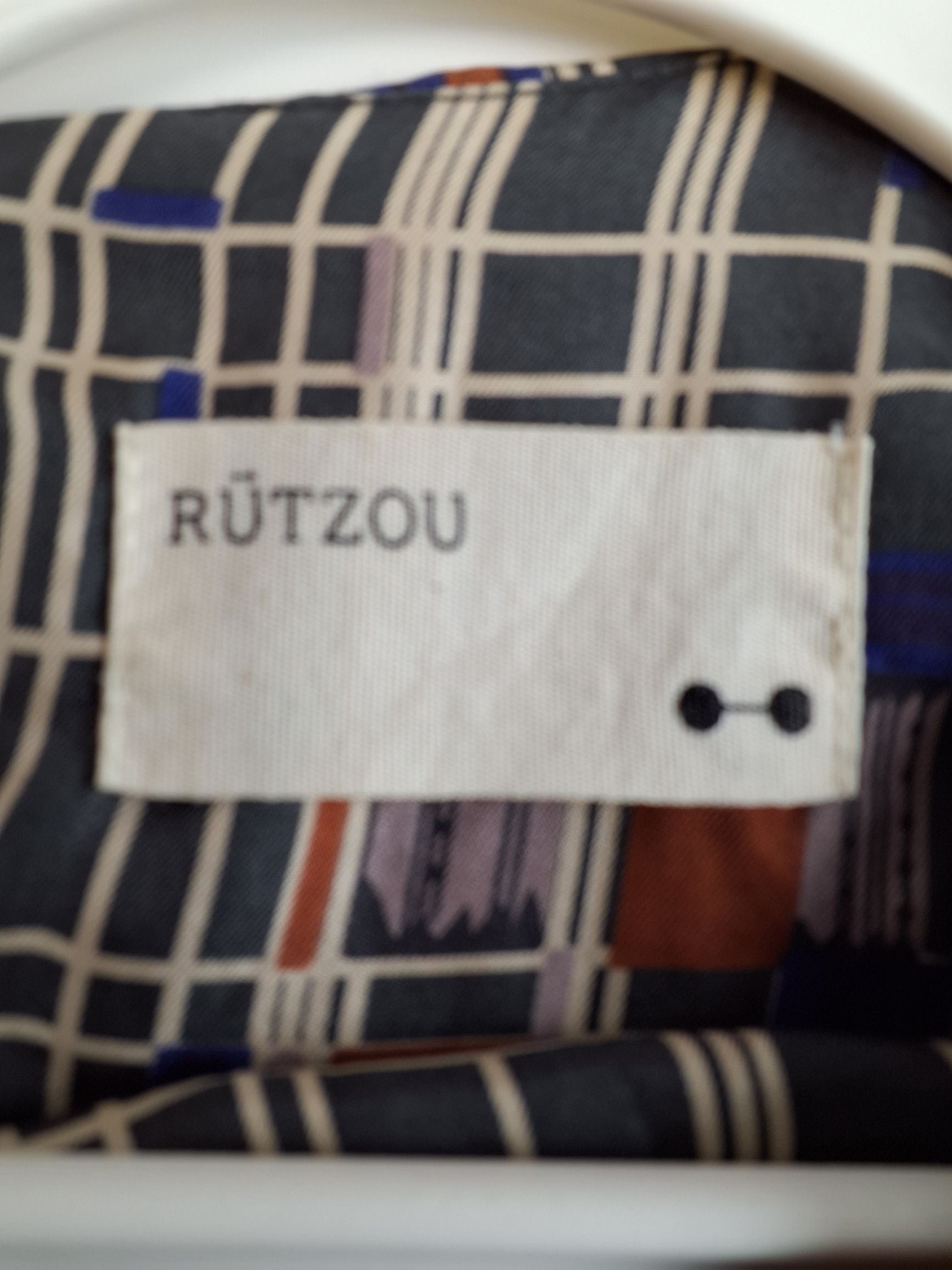 Rutzoü Tunika